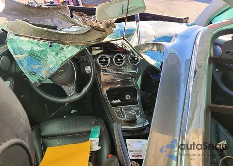 2016 Mercedes-Benz Glc 300 4Matic z USA, uszkodzony, nr VIN WDC0G4KB2GF011861